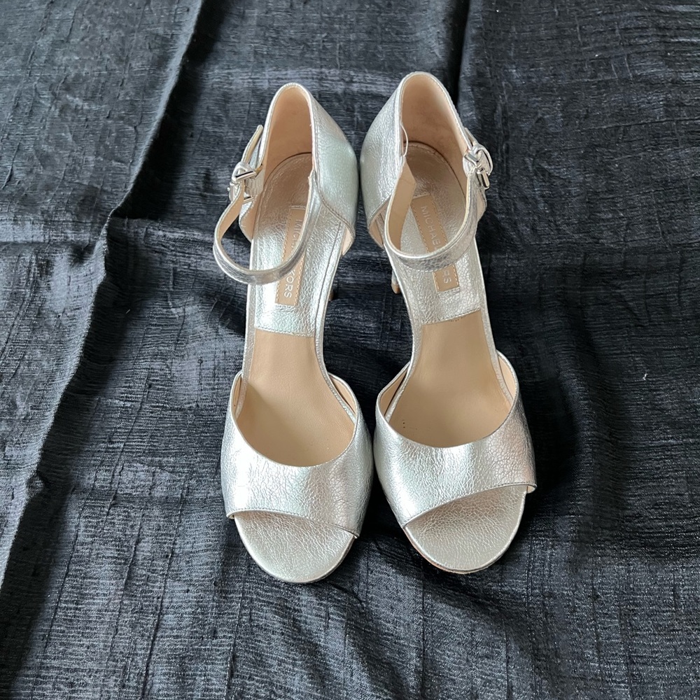 Michael Kors Metallic Silver Leather Heeled Sandals 🎉Host Pick🎉 - Picture 11 of 14